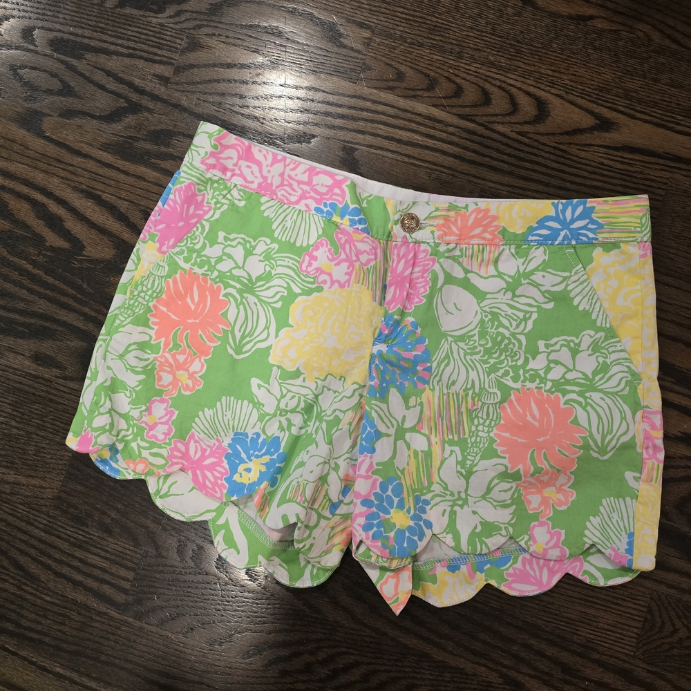 Lilly Pulitzer Scalloped Hem "The Buttercup Short", 6